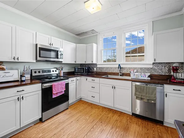 38 N Greenwood Ave, Ware Shoals, SC 29692