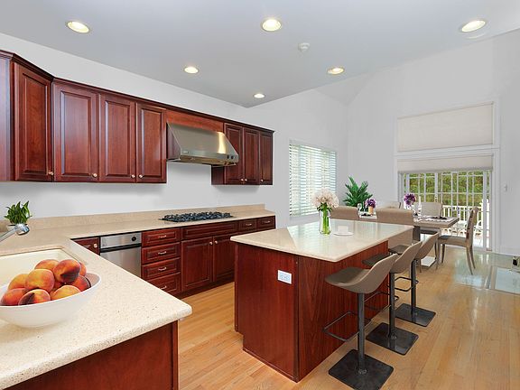 Kitchen 1_1.jpg