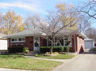 933 N Ridge Ave, Arlington Heights, IL 60004