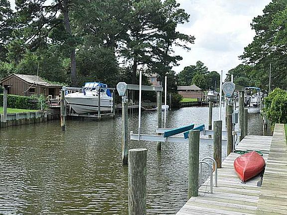 4th image of 2325 Leeward Shore Dr