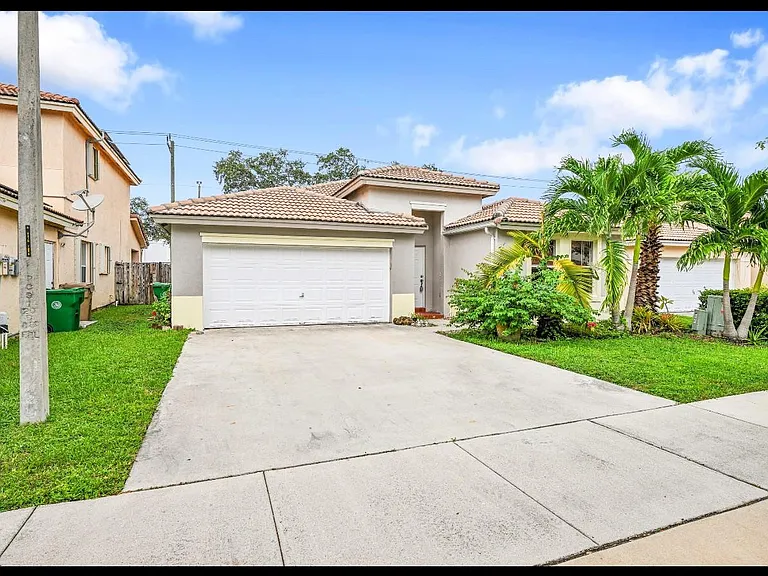 13761 N Garden Cove Cir — Photo 1