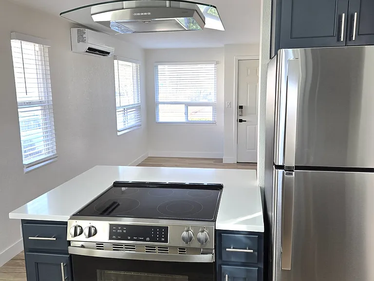 2196 Arthur St — Photo 3