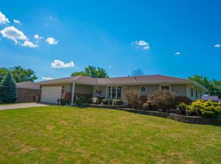 957 Cherokee Ct, Crown Point, IN 46307