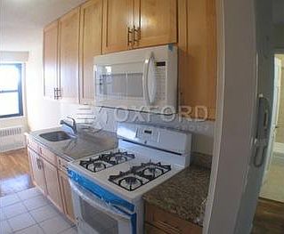 3rd image of 2010 Bruckner Blvd APT 4L