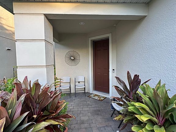 5th image of 524 Red Rose Ln