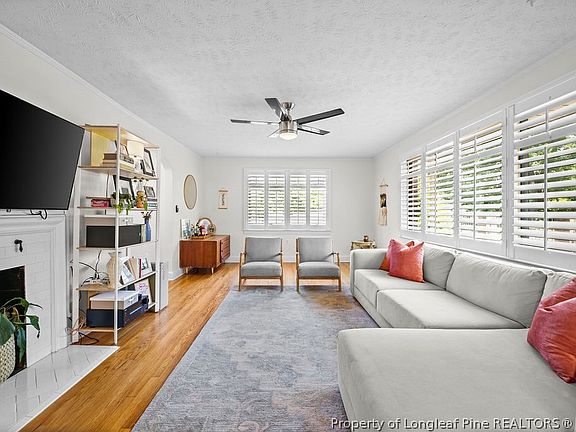 3rd image of 519 Vista Dr