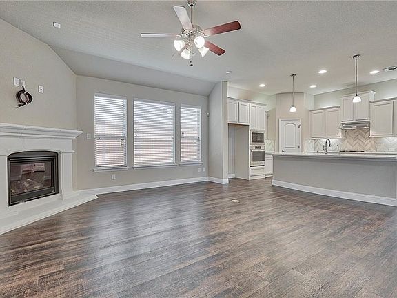 5th image of 3909 Cicada Ln