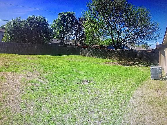 3rd image of 624 S Walnut Creek Dr
