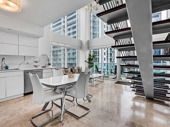 4th image of 41 SE 5th St APT 1702