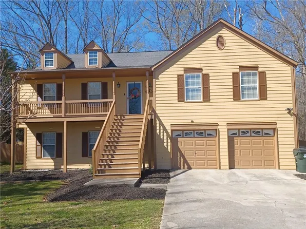 50 Crown Ct, Powder Springs, GA 30127