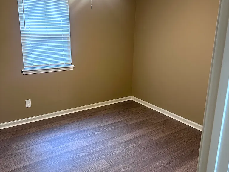 4936 Longview Dr — Photo 11