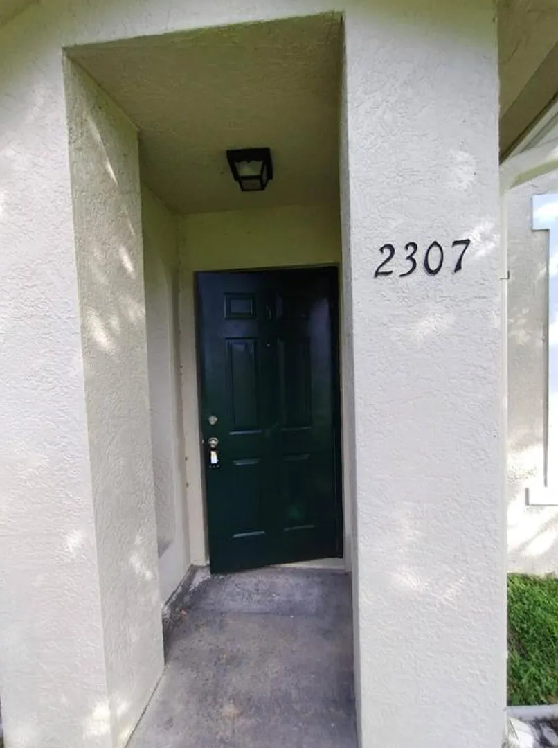 3/2 Lake available in North Lauderdale — Photo 3
