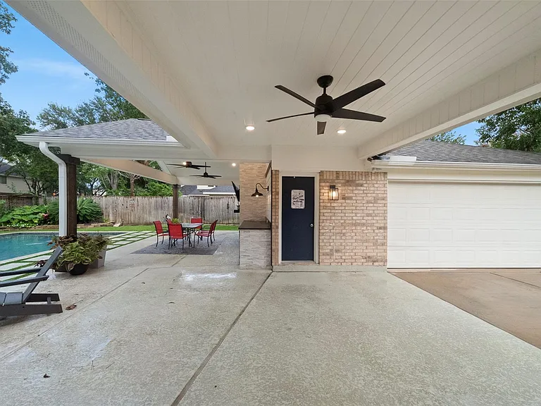 22003 Flannery Ct — Photo 36