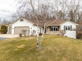 3648 Ives Ln, Suamico, WI 54173