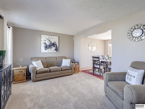 5th image of 15709 S St