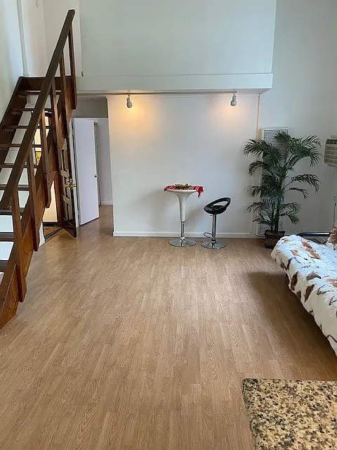 2 bed, 1100 sqft, $2,880 — Photo 4