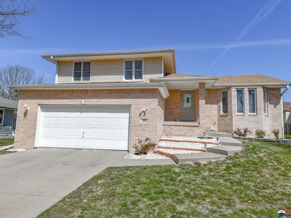 208 Groveland St, Lincoln, NE 68521