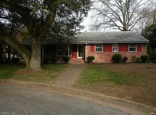 349 Agecroft Ct, Hampton, VA 23669