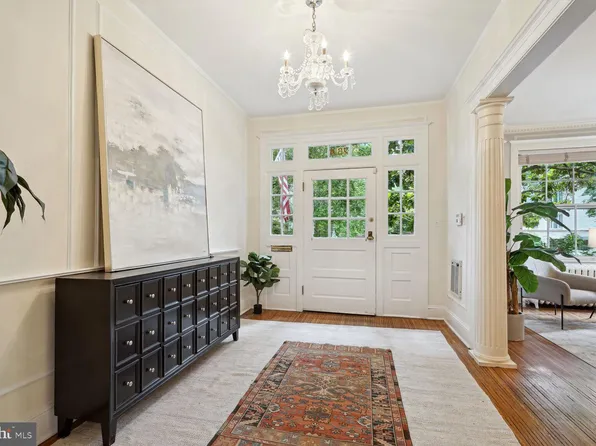 2614 Woodley Pl NW, Washington, DC 20008