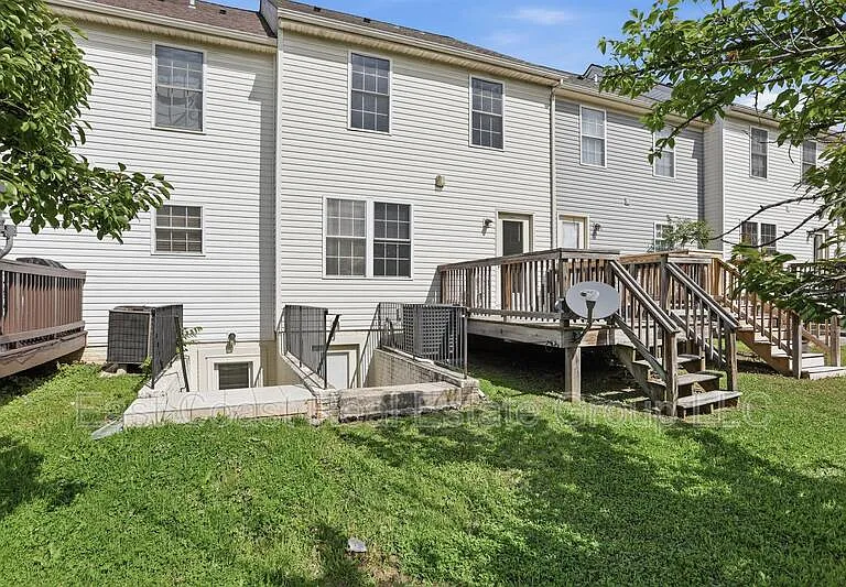 24 Mabel Ln — Photo 32