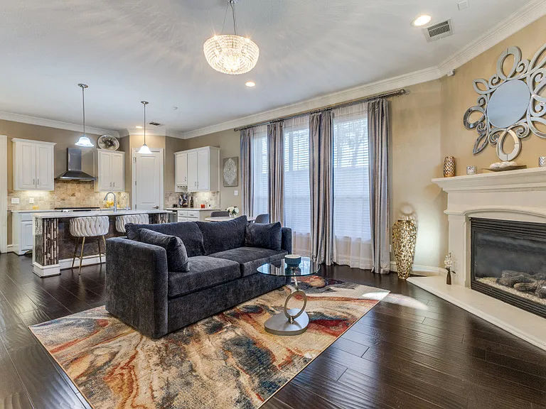 4931 Homer St #4931 — Photo 4
