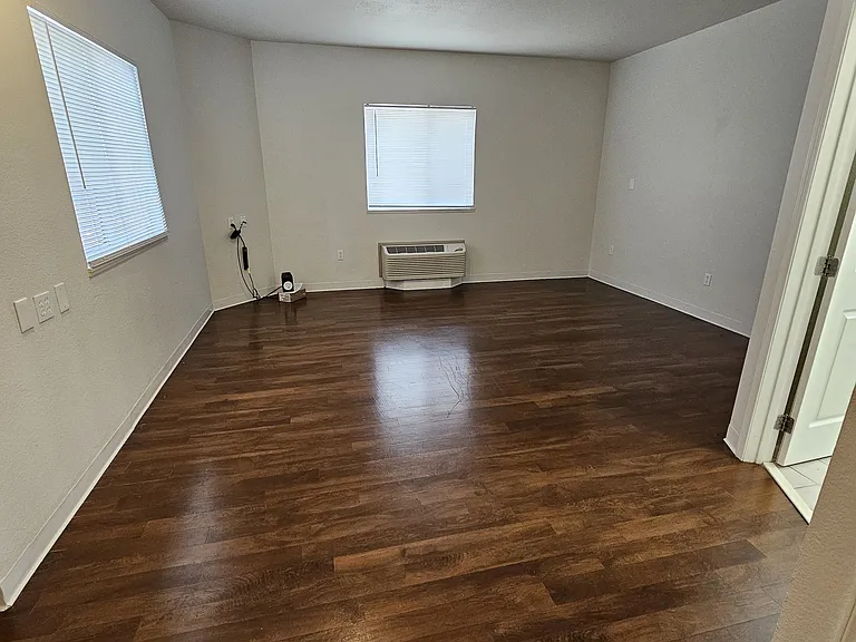 Main Street Residences — Photo 10