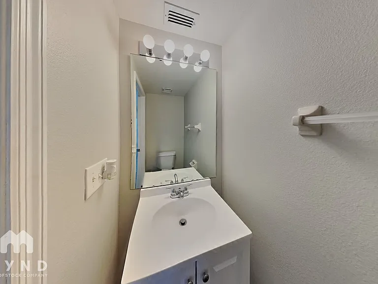 8655 Wellington Loop — Photo 21