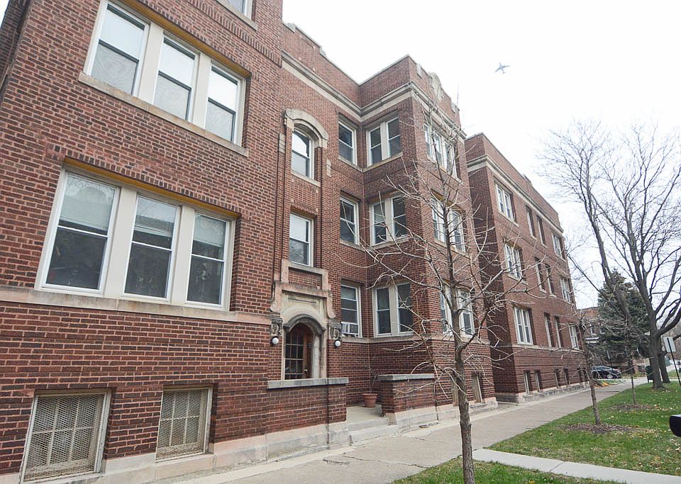 1st image of 2444 W Sunnyside Ave #2