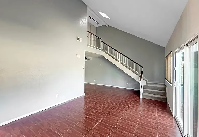 823 Quail Dr — Photo 2