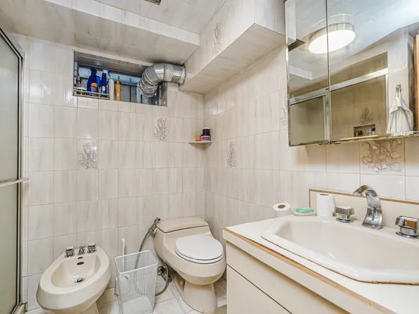 11 Bolivar Street image 14 of 20