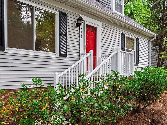 3rd image of 2205 Mariner Cir