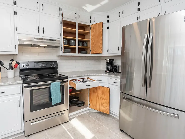 632 Carolyn Ln — Photo 11