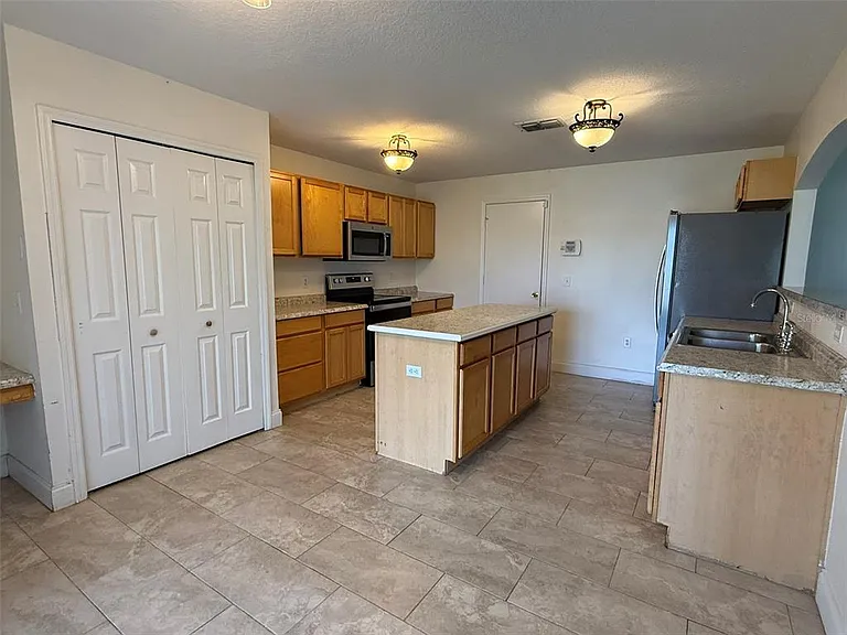 13625 Silver Charm Ct — Photo 4