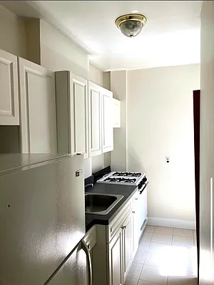 Rented by Legacy Realty Group NYC LLC | media 2