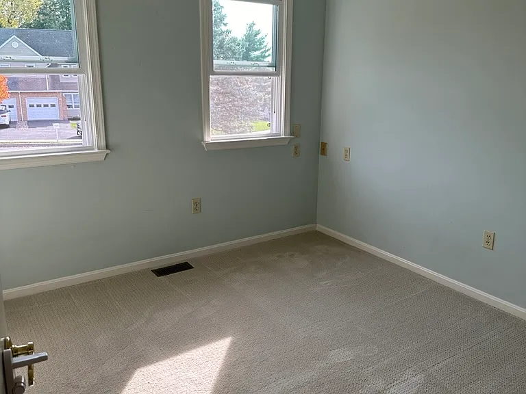 375 Jonathan Ct — Photo 9