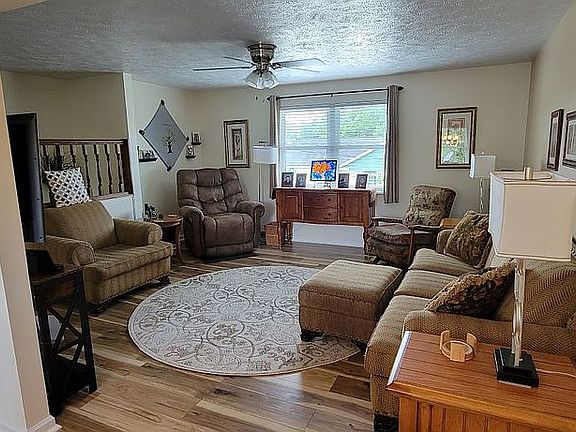 2nd image of 1303 Fox Lair Pl