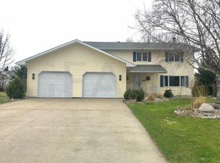 2125 11th Ave NW, East Grand Forks, MN 56721