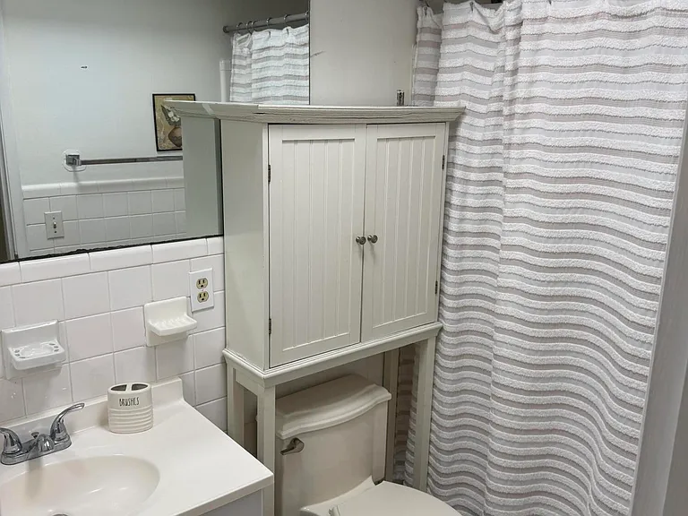 2841 NE 32nd St #2 — Photo 28