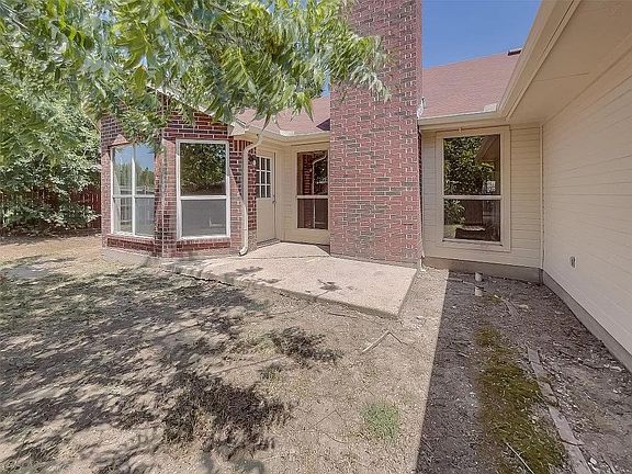 4th image of 608 N Parks Dr