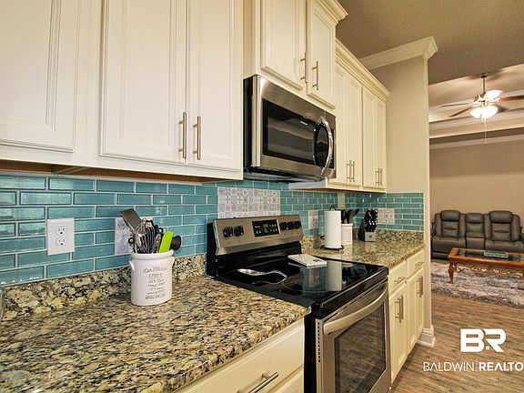 3rd image of 15646 Troon Dr