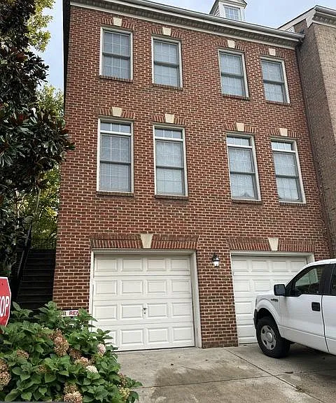 10501 Chancery Ct — Photo 1