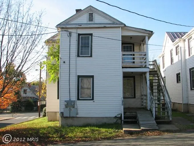 340 10th St NW photo 1