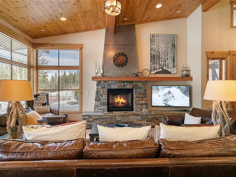 10108 Sagebrush Ct — Photo 4