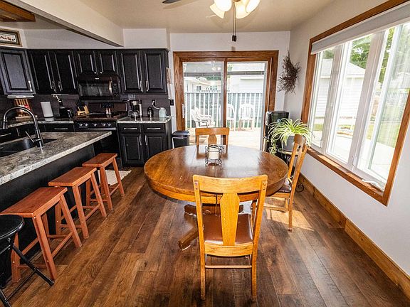 5th image of 2118 Valley Park Dr