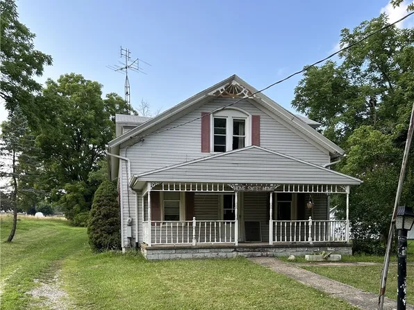 6027 Louisville St, Louisville, OH 44641