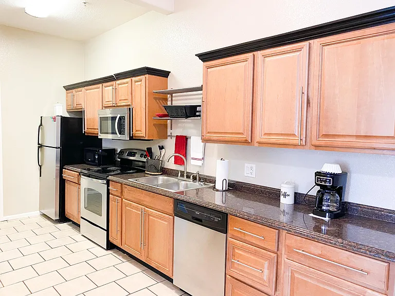 211 E Court St #B — Photo 9