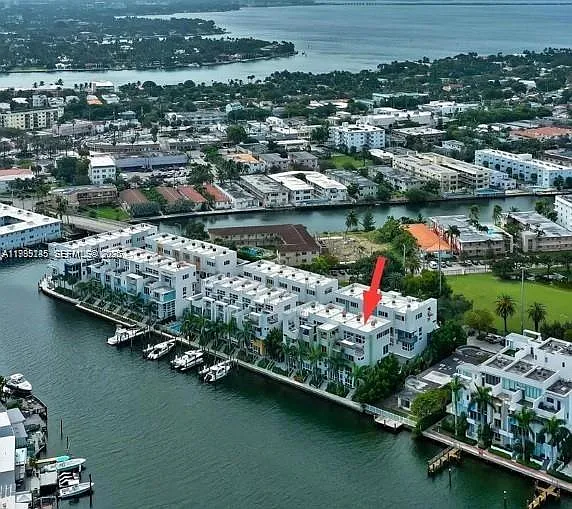 Building Photo - 101 N Shore Dr #101