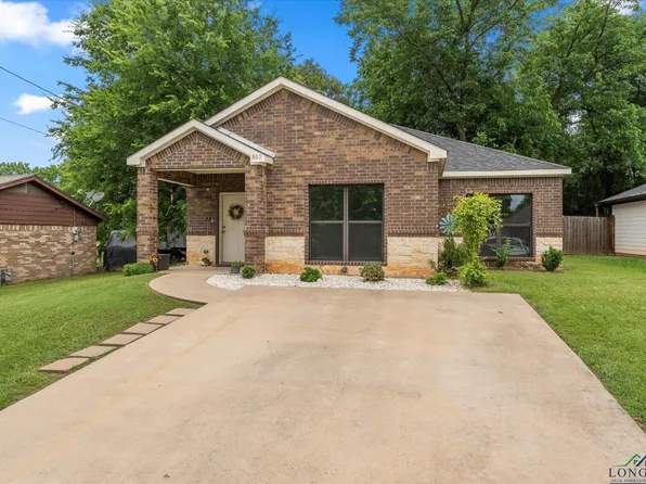 803 E 9th St, Mount Pleasant, TX 75455