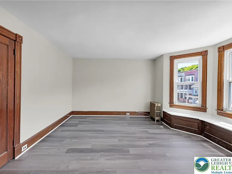 265-267 E Bertsch St #4 — Photo 8