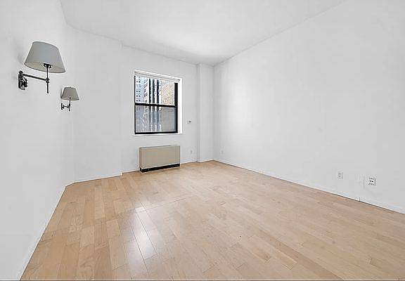 3rd image of 20 West St #D17j